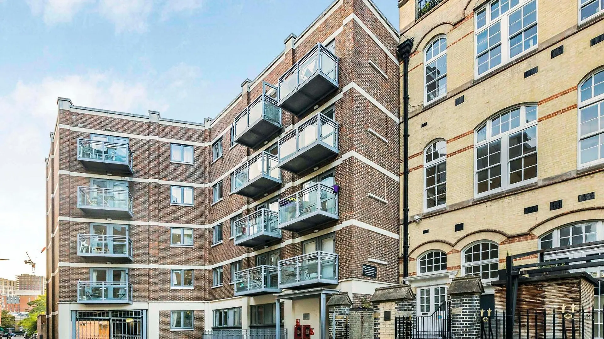 Athera - Hoxton Square 2 Bed, 2 Bath Entire Private Apartment London United Kingdom