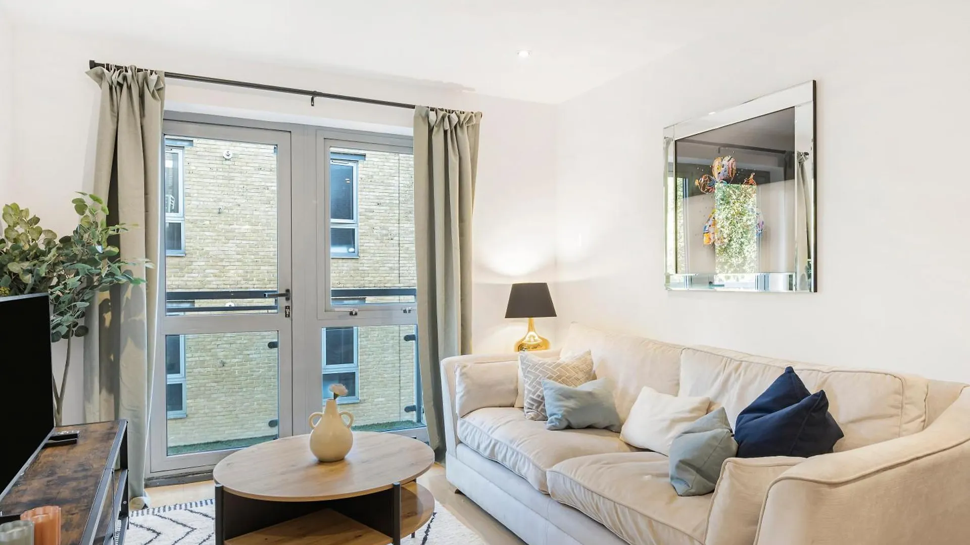 Athera - Hoxton Square 2 Bed, 2 Bath Entire Private Apartment London 0*,