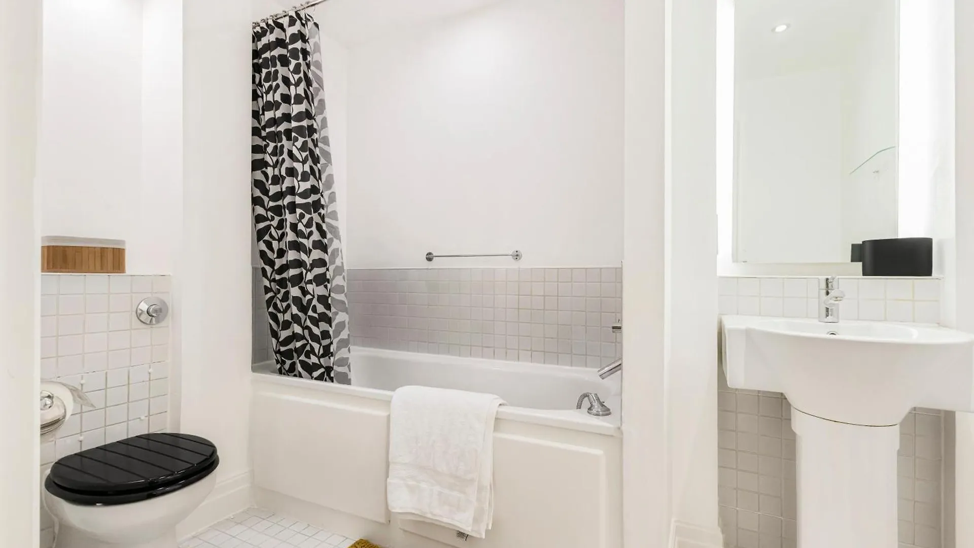 Athera - Hoxton Square 2 Bed, 2 Bath Entire Private Apartment London 0*,