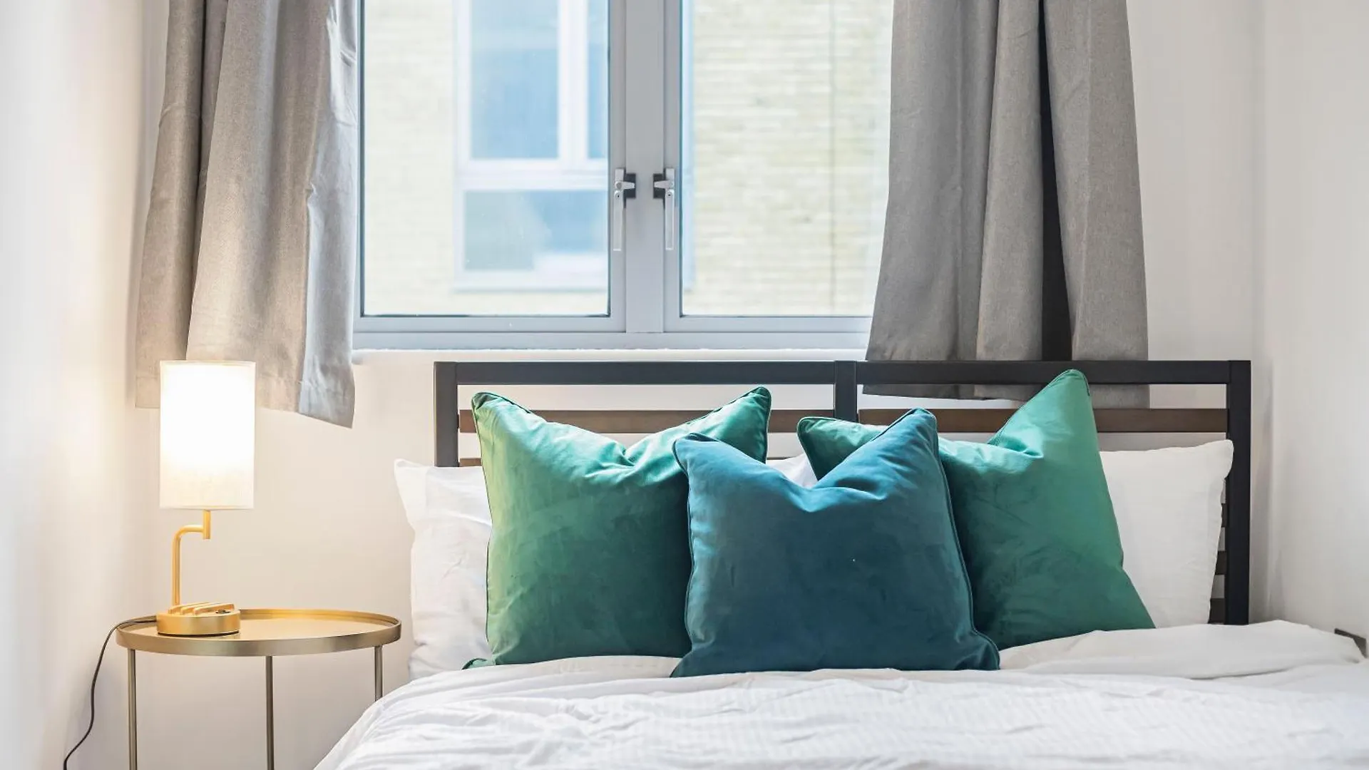 Athera - Hoxton Square 2 Bed, 2 Bath Entire Private Apartment London 0*,  United Kingdom