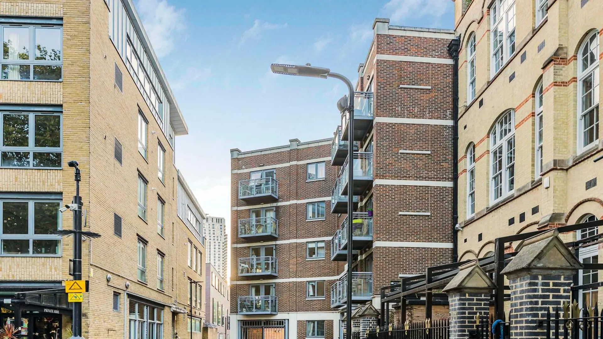 Athera - Hoxton Square 2 Bed, 2 Bath Entire Private Apartment London