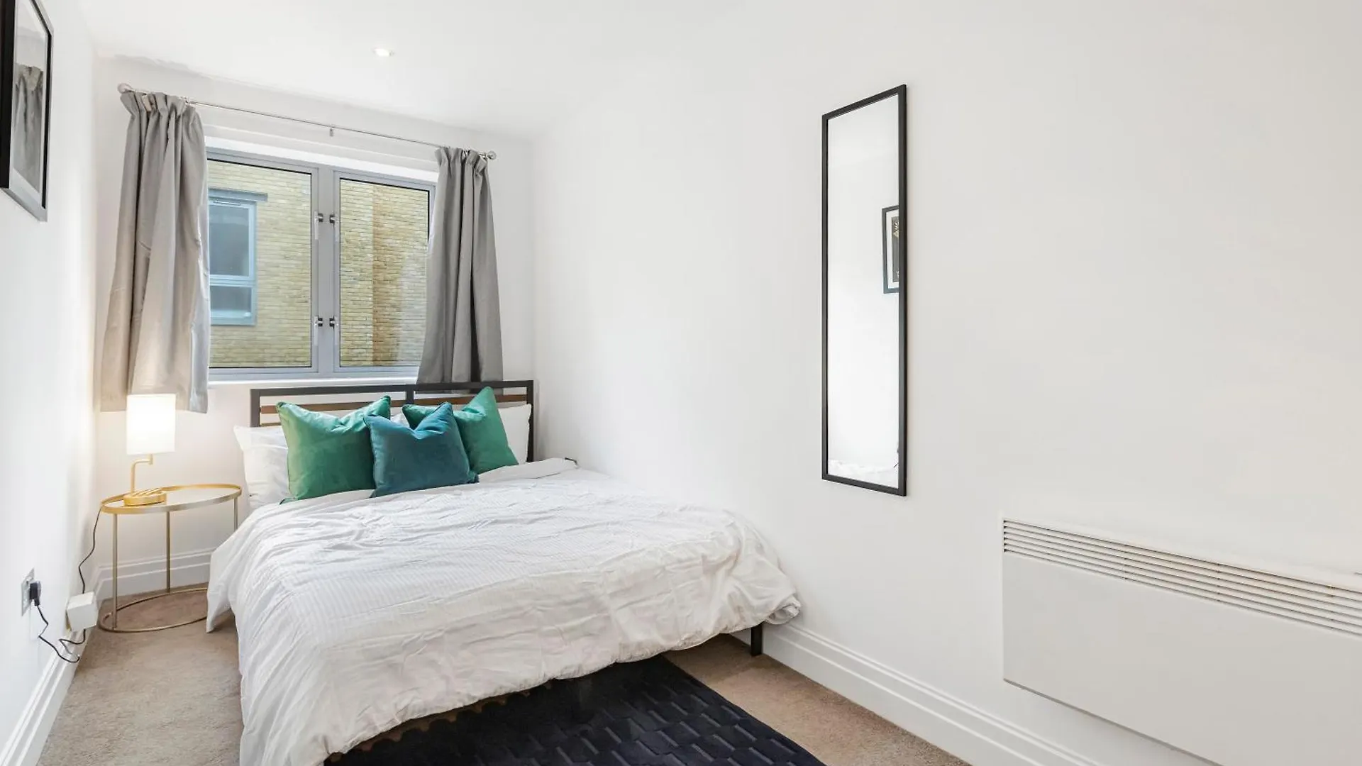 Athera - Hoxton Square 2 Bed, 2 Bath Entire Private Apartment London