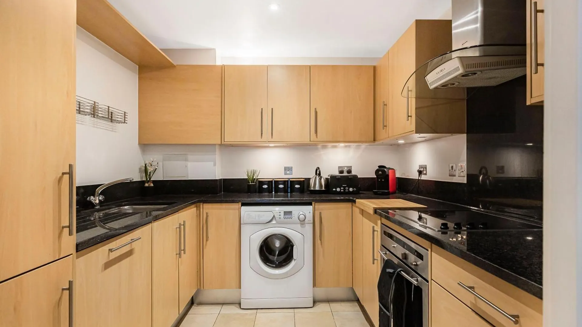 Athera - Hoxton Square 2 Bed, 2 Bath Entire Private Apartment London