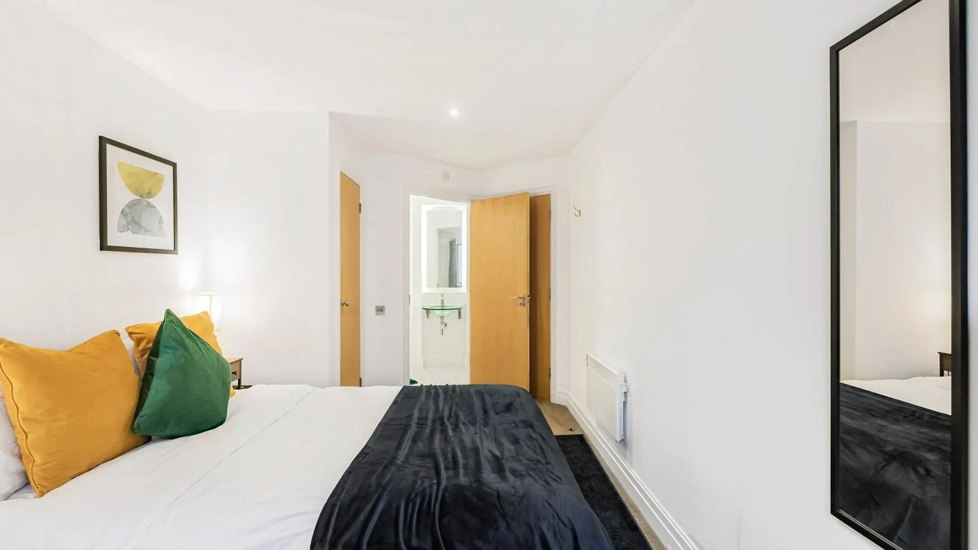 Athera - Hoxton Square 2 Bed, 2 Bath Entire Private Apartment London 0*,  United Kingdom